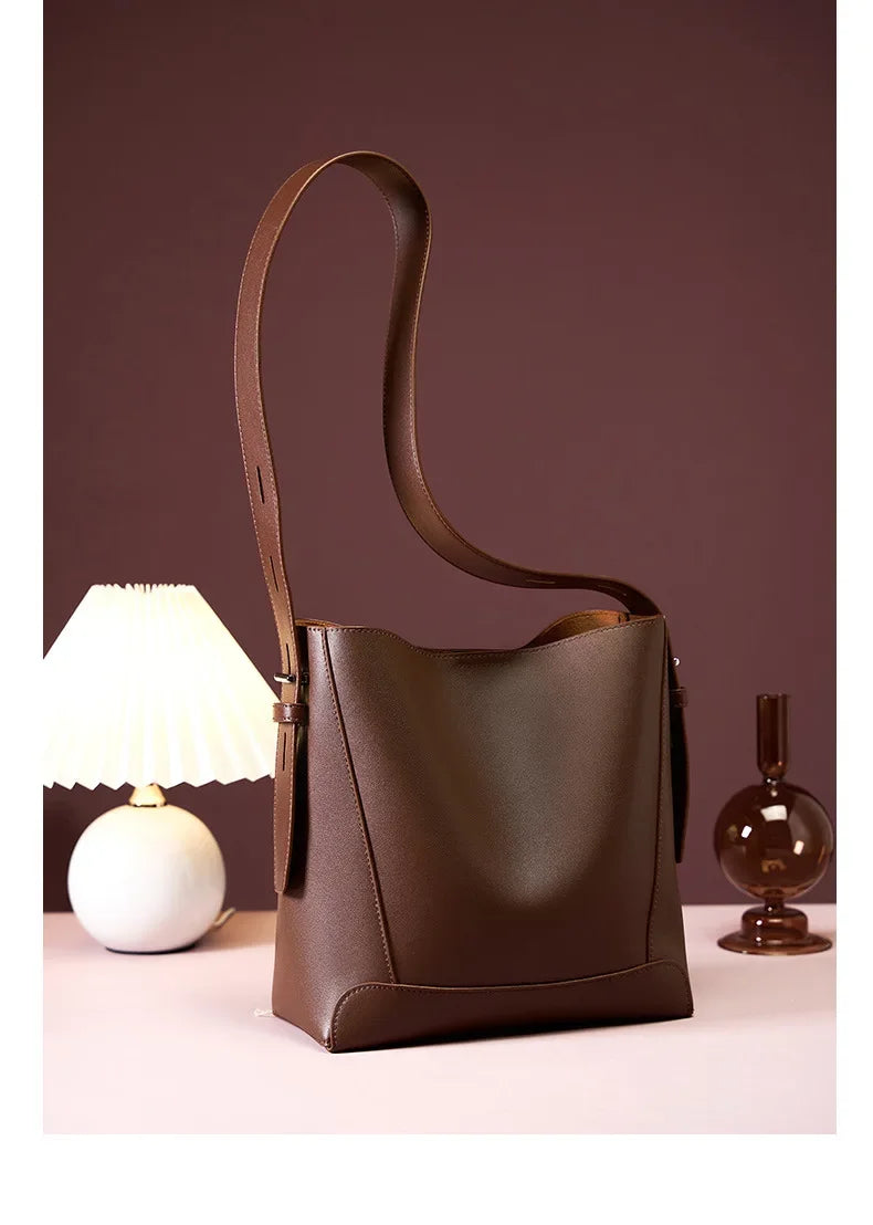 tine™ – Stylish Sand-Colored Shoulder Bag with Belt Handle