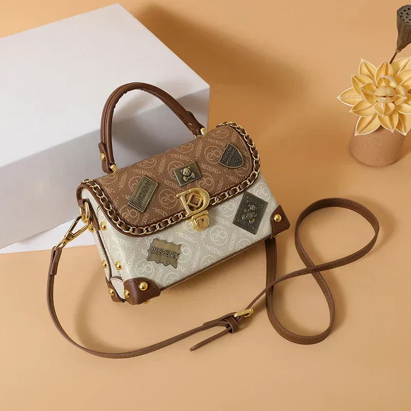Zelda™ – Retro Skulderveske med Monogram og Gull Detaljer