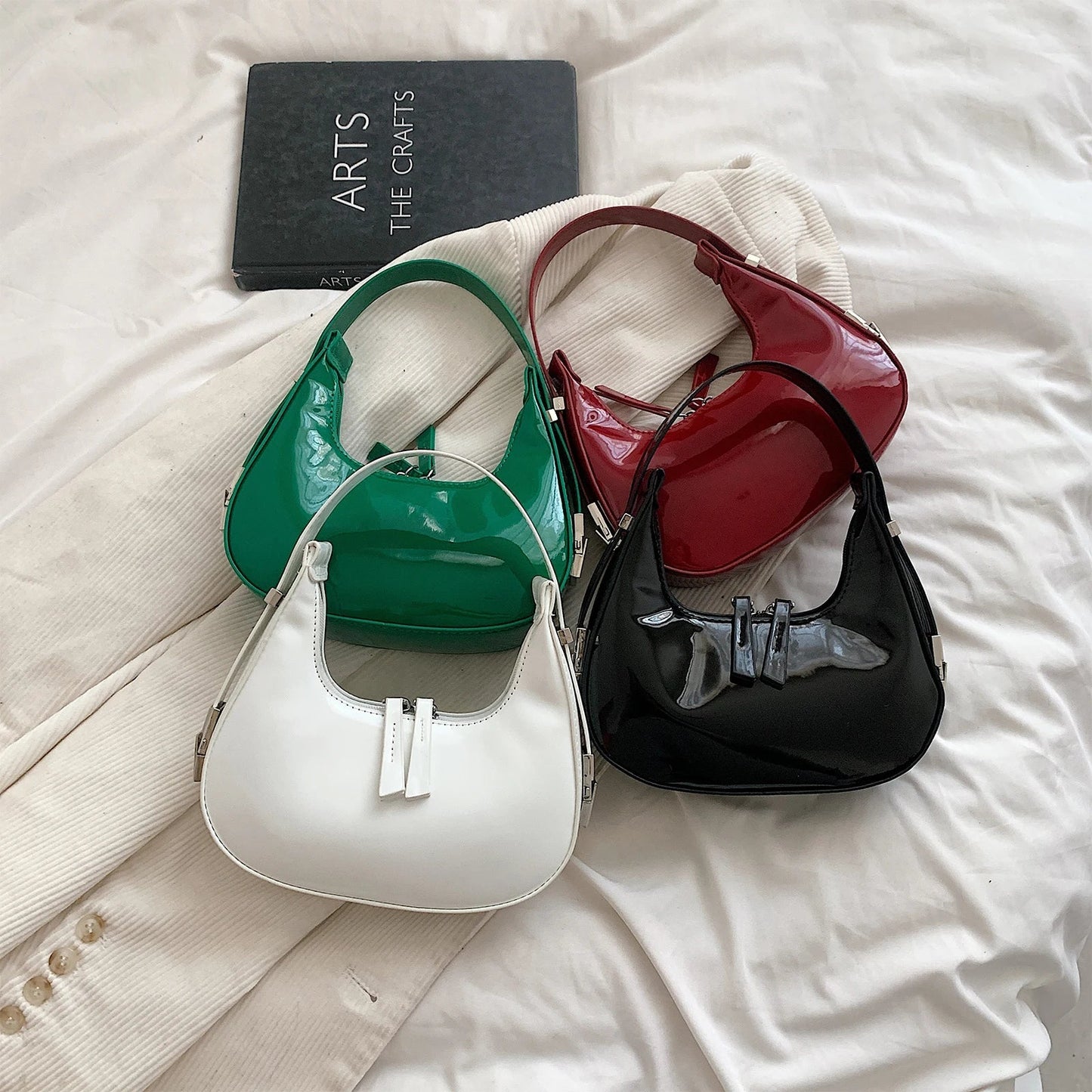 bella™ – Vintage Crescent Shoulder Bag