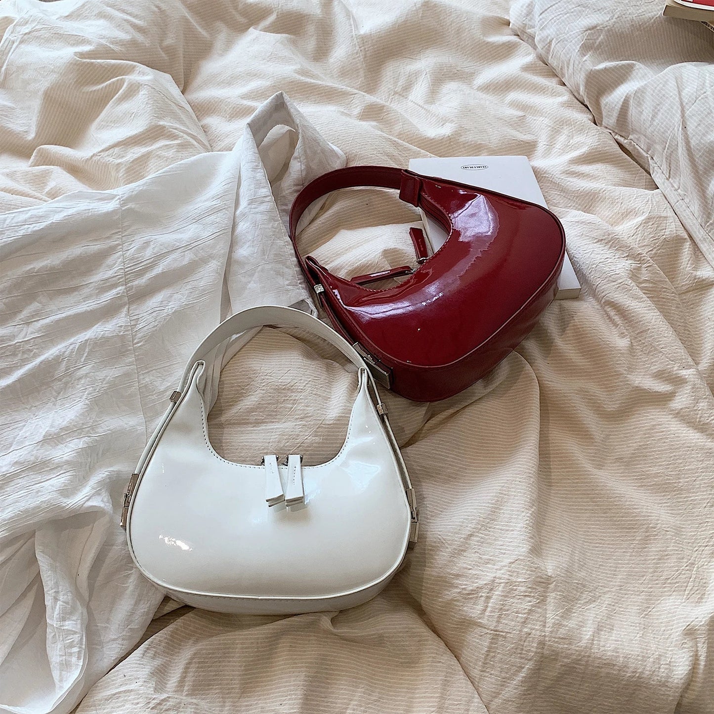 bella™ – Vintage Crescent Shoulder Bag