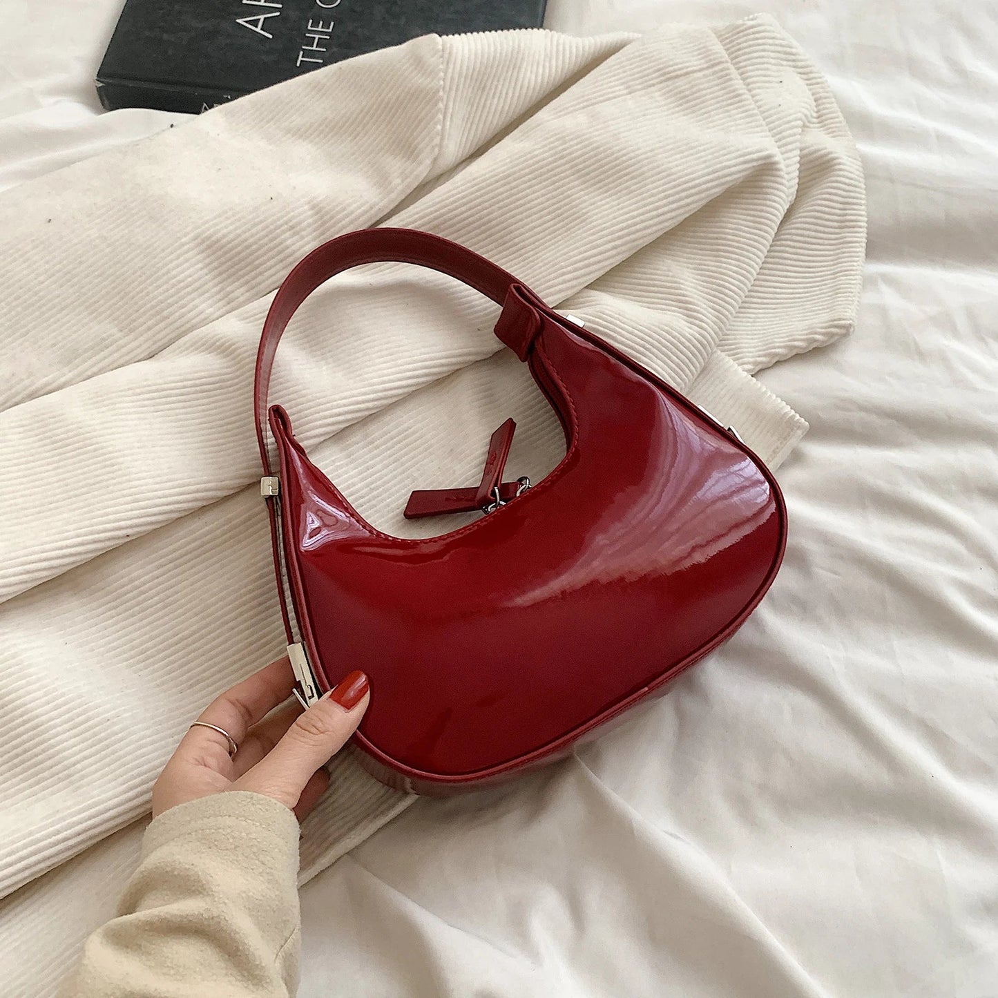 bella™ – Vintage Crescent Shoulder Bag