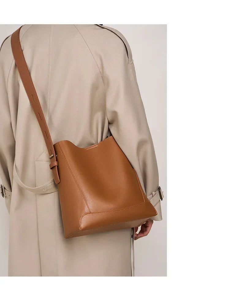 tine™ – Stylish Sand-Colored Shoulder Bag with Belt Handle