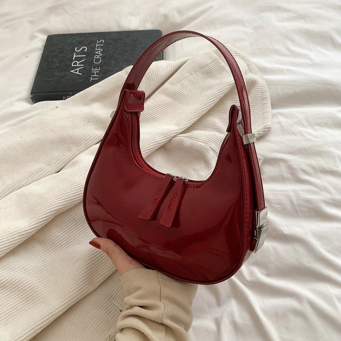 bella™ – Vintage Crescent Shoulder Bag