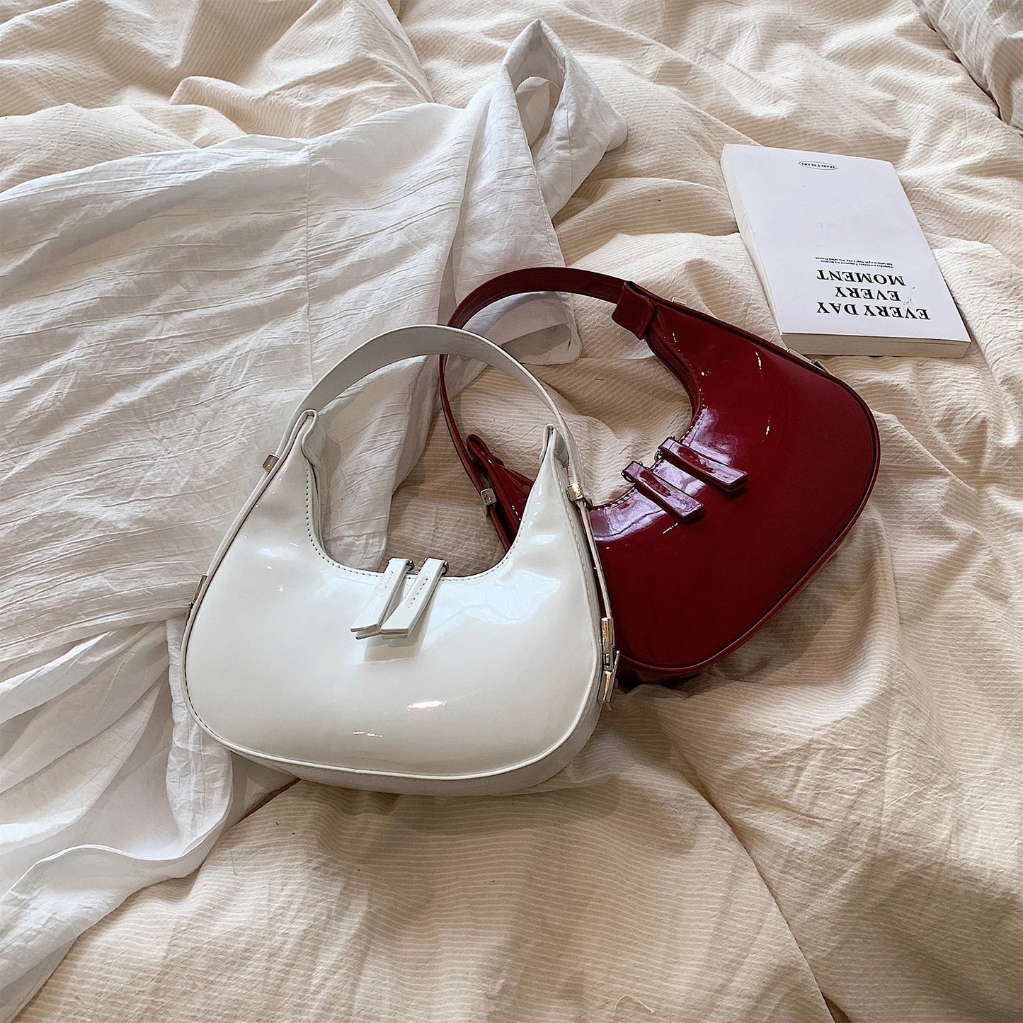 bella™ – Vintage Crescent Shoulder Bag