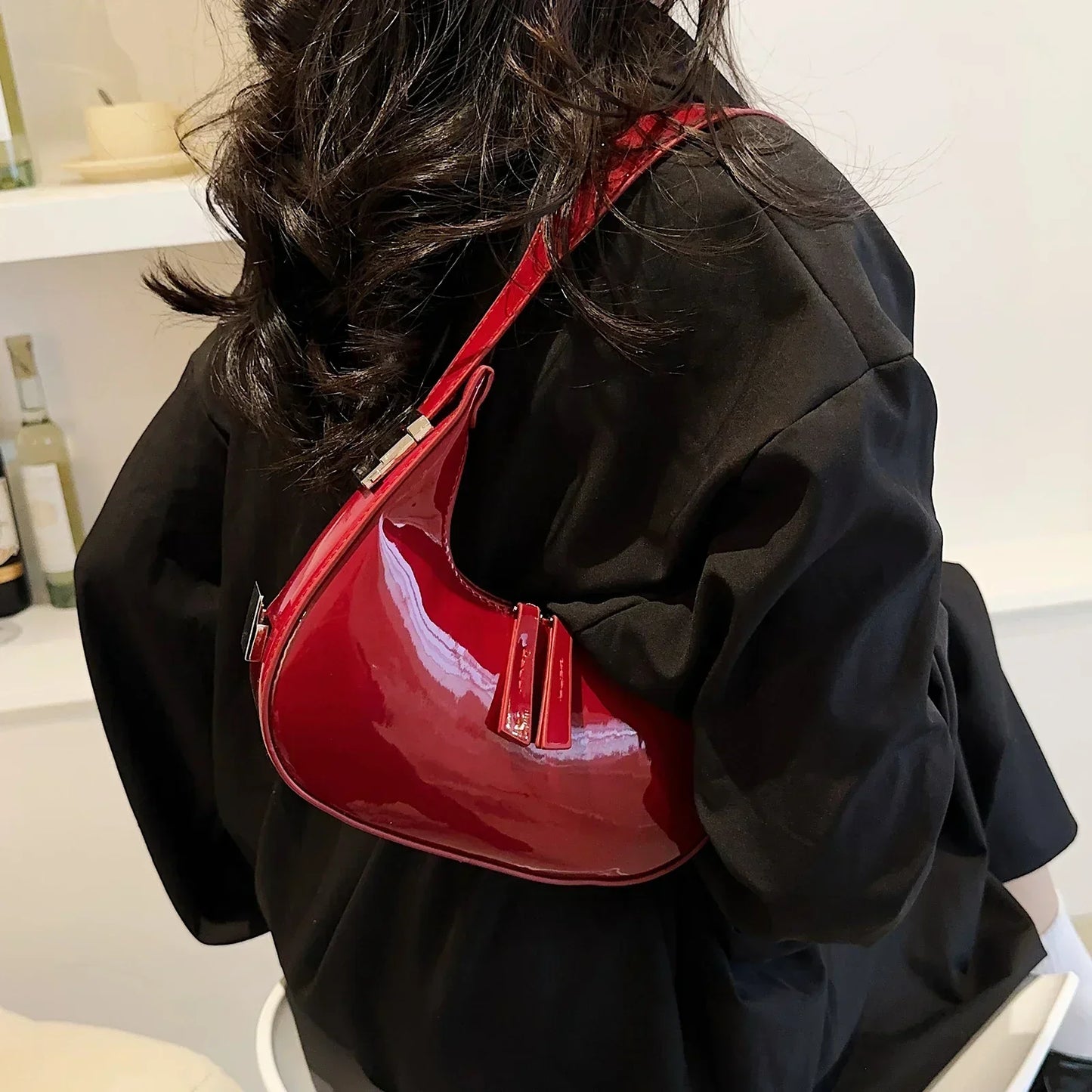 bella™ – Vintage Crescent Shoulder Bag
